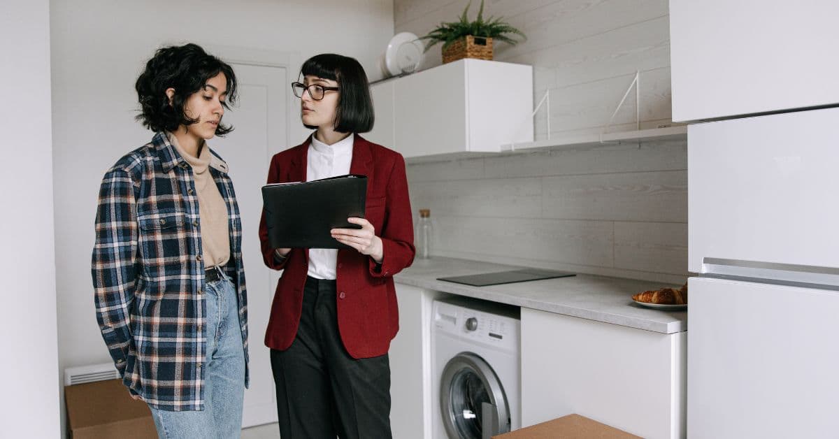 Customer suggestion tools comparison showing different tool types and integration capabilities